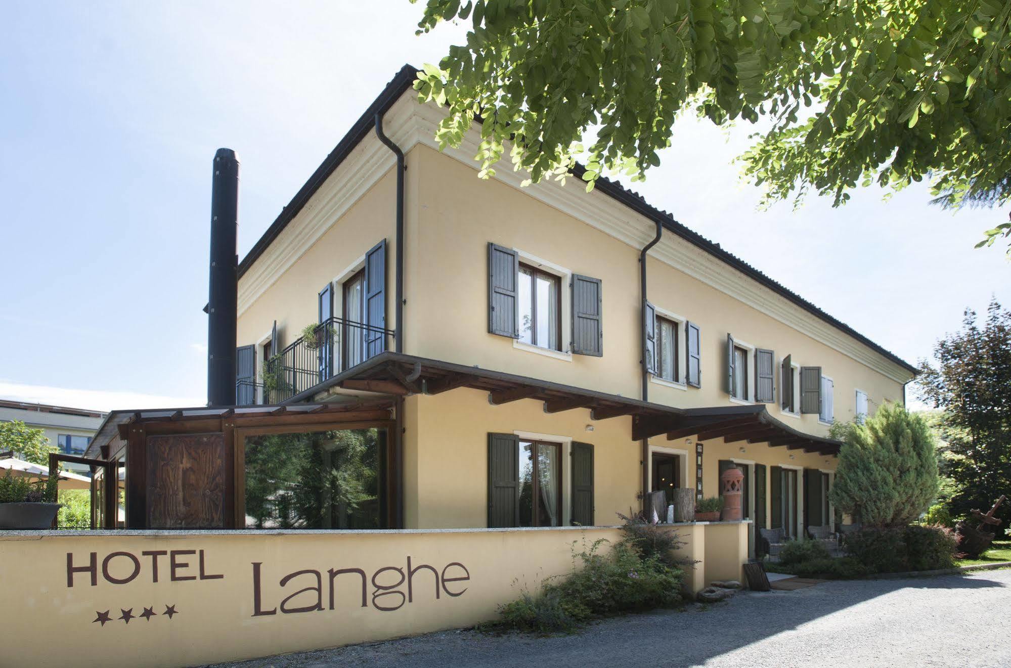 Hotel Langhe Alba  Buitenkant foto